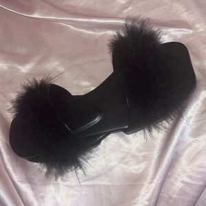 Fluffy women sandals